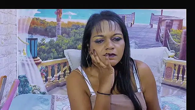 indianswtbella's Live XXX Chat