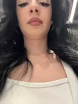 Chat XXX Live flora_off