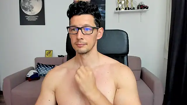 BrutusK08 Chat XXX in diretta