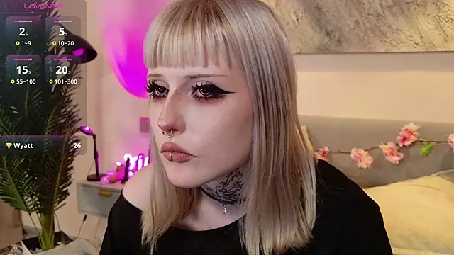 צ'אט XXX בשידור חי של MilkMeSoftly