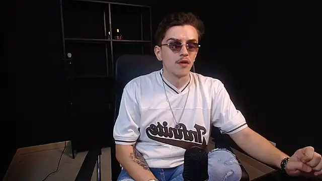 FelixStarkk XXX чат на живо