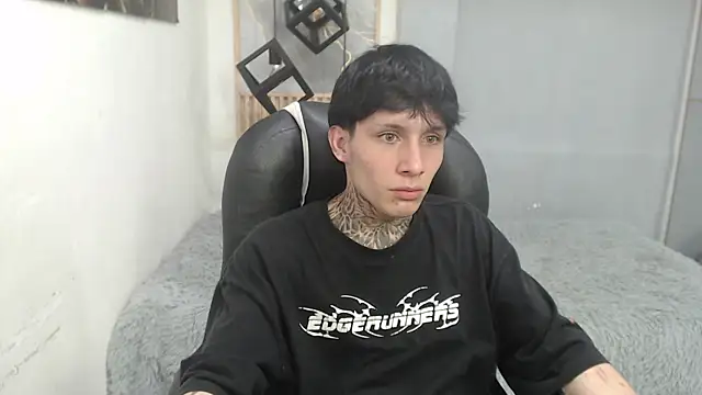 Chat XXX ao vivo de Cry_thereal