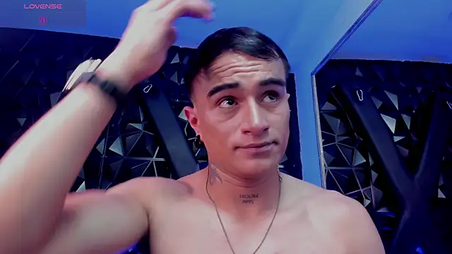 LiamDeeps live XXX chat