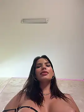 RaniaSnow Chat XXX live
