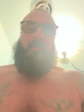 alphareign85 XXX чат на живо