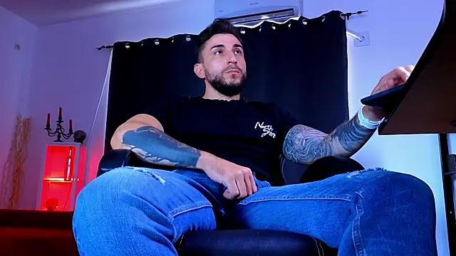 MightyAaron66 লাইভ XXX চ্যাট