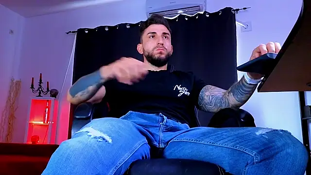 Chat XXX en directo de MightyAaron66