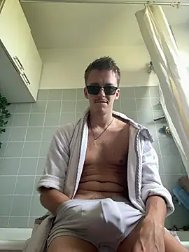 Chatroom XXX en direct de Toyjungee