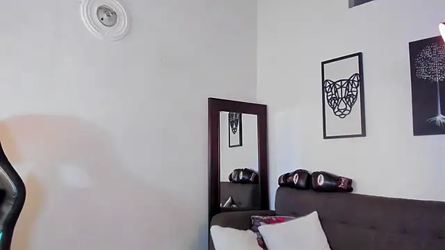 Justin_kingX7 Chat XXX in diretta