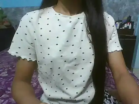 Chat XXX en directo de Dora_mee