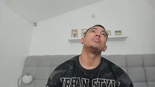 erotic_sins Adlı Modelin Canlı XXX Sohbeti