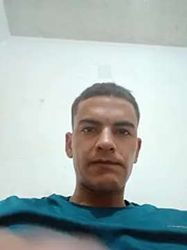 Heartsarm Adlı Modelin Canlı XXX Sohbeti