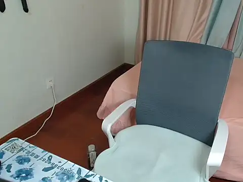 XXX chat uživo modela cc2003vv