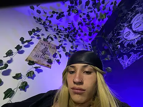 JohnnyJones_ Adlı Modelin Canlı XXX Sohbeti