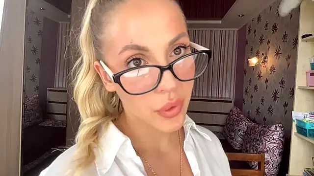 XXX chat uživo modela CelineBetzel