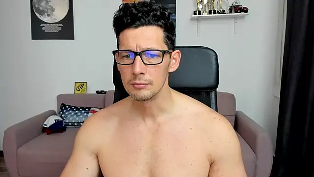 BrutusK08 Live XXX-chat