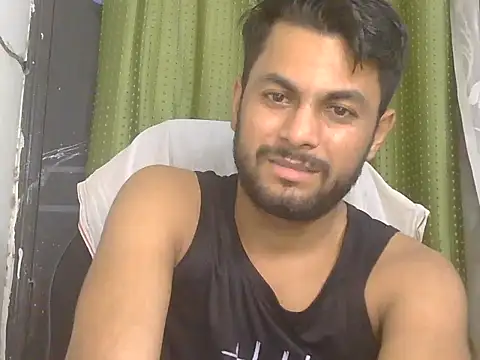 Stubborndesiboy 라이브 XXX 채팅