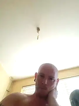 piercingpik Live XXX-chat