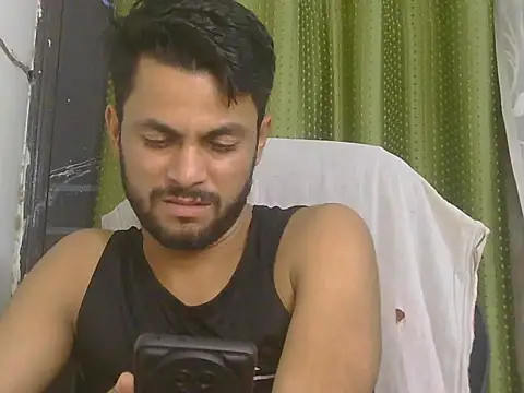 Stubborndesiboy Chat XXX live