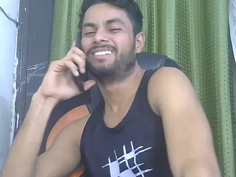 Chat +18 de Stubborndesiboy ao vivo