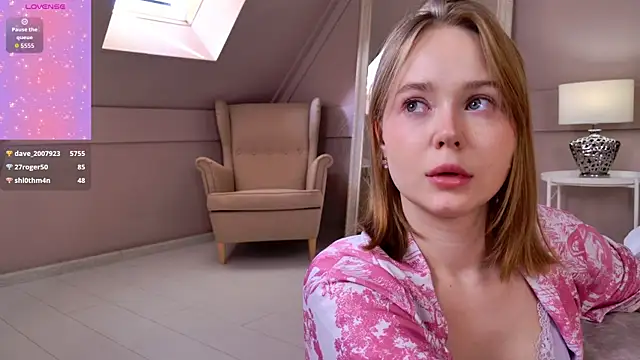 ElaraVance's Live XXX Chat