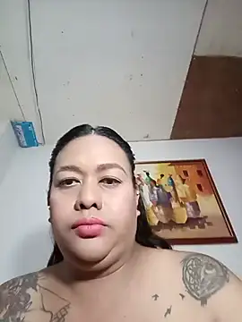 Chat +18 de EmmaKantutera ao vivo
