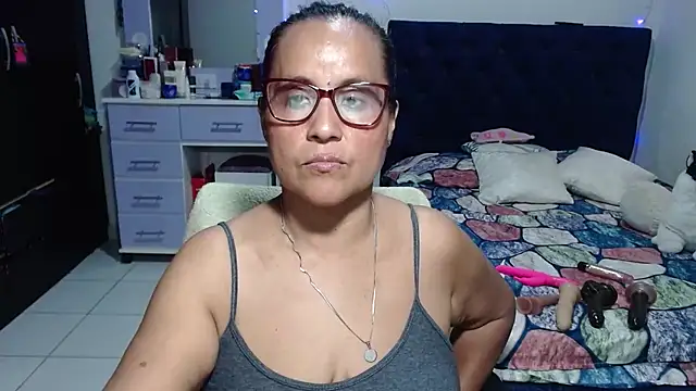 XXX chat uživo modela pervert_mommy_