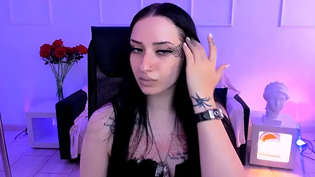 Chat XXX en directo de MonicaLowes