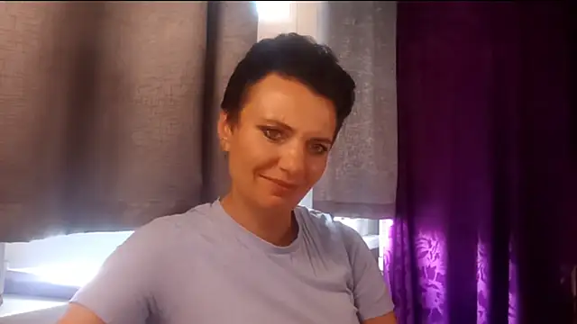 HotMamaQueen234's Live XXX Chat