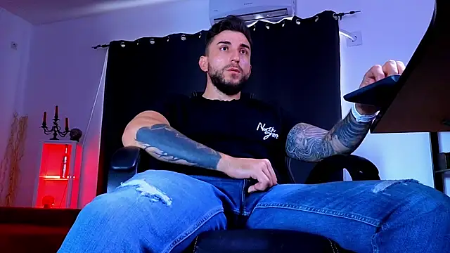 MightyAaron66 Chat XXX live
