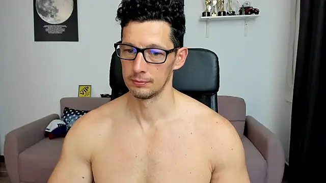 BrutusK08's Live XXX Chat