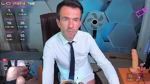 SteveTiger live XXX chat