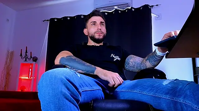 Chat XXX Live MightyAaron66