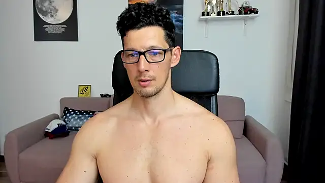BrutusK08's Live XXX Chat
