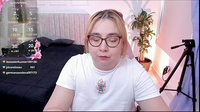 chloe_prg Adlı Modelin Canlı XXX Sohbeti