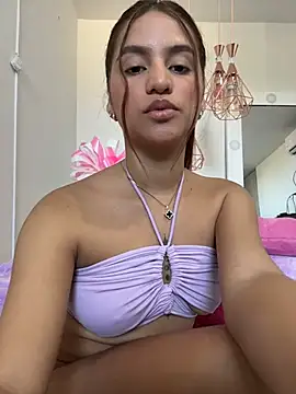 ViankaRose élő XXX-chatje