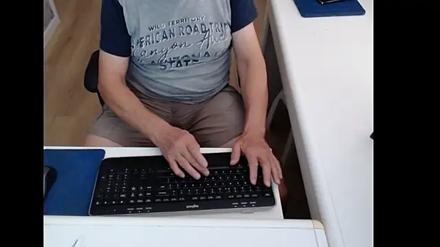 dutchpornkingn Live XXX chat