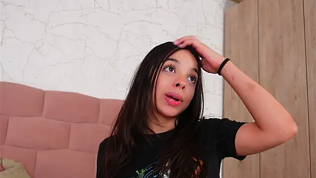 BambiRoses' Live XXX Chat