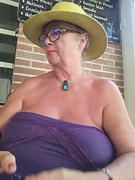 Hot-Muci Live XXX-Chat
