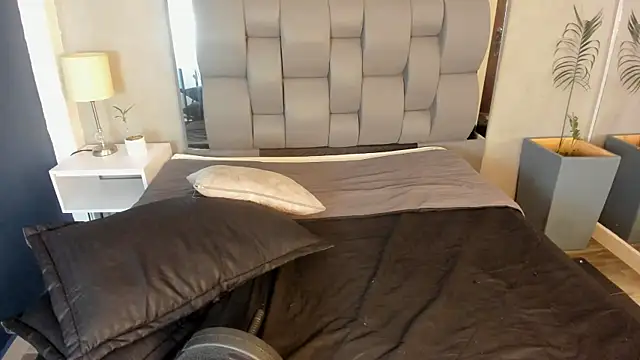 Charlie___Musk Pertunjukan Webcam
