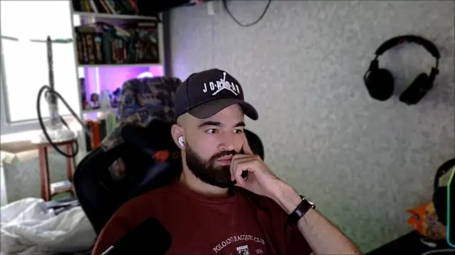 _Serious_Man live XXX chat