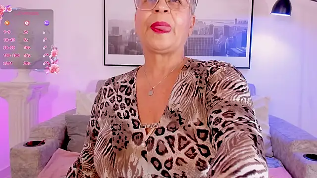 Lucy_Milf_68のライブXXXチャット