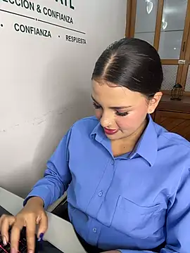 KateRousee's Live XXX Chat