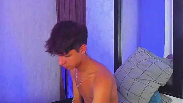 Ethan_qop Adlı Modelin Canlı XXX Sohbeti
