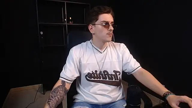 FelixStarkk: απευθείας συνομιλία ΧΧΧ