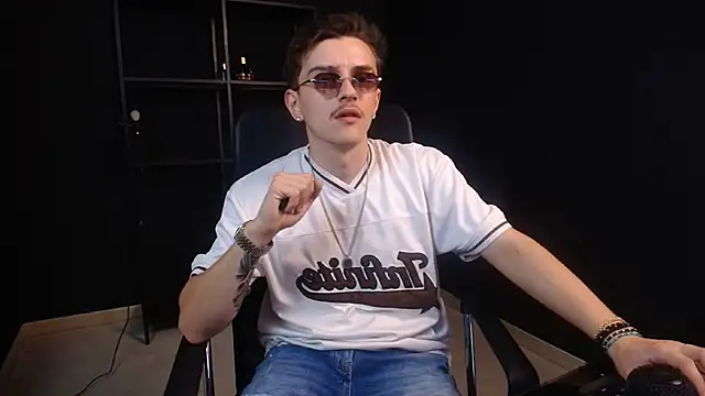 FelixStarkk 라이브 XXX 채팅