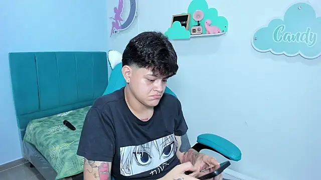 Chat +18 de nataly_0303 ao vivo