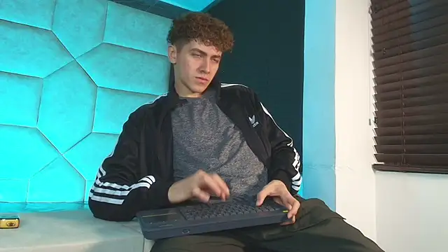 Онлайн чат XXX Tyler_Mcrey