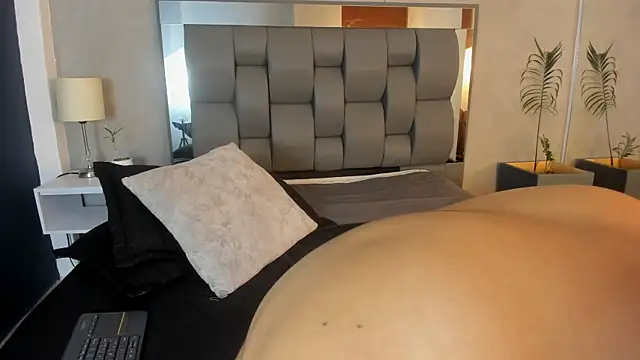 Charlie___Musk 라이브 XXX 채팅