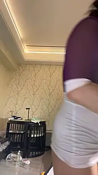 mo-mo-69's Live XXX Chat